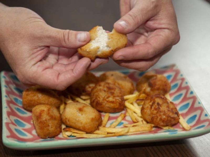 Detalle de la bechamel cremosa de nuestras croquetas